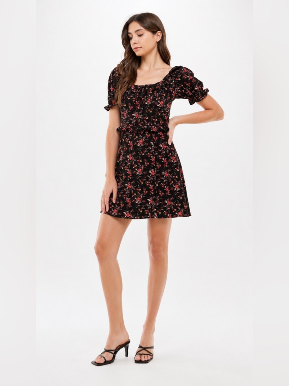 NWT DRESS  Womens Juniors Floral Open Back Fit & Flare Dress size: M